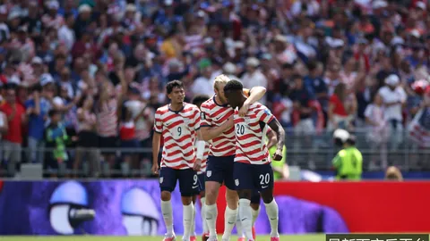 斯卢茨基20助力申花：定位球神技助阵连战连胜秘籍